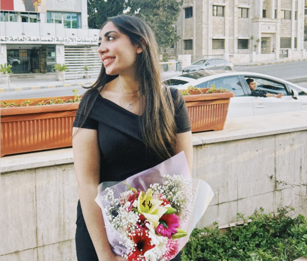 useerrt's tweet image. مش ورداتي