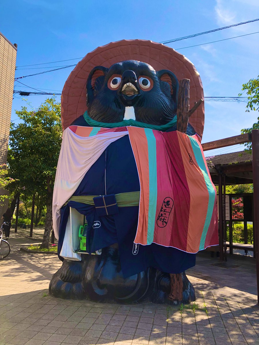 shinavani's tweet photo. 春のしがらき駅前陶器市へ

何時間でも居れるな〜
欲しい物があふれてる

#monkey125 https://t.co/smg0fgk2sx