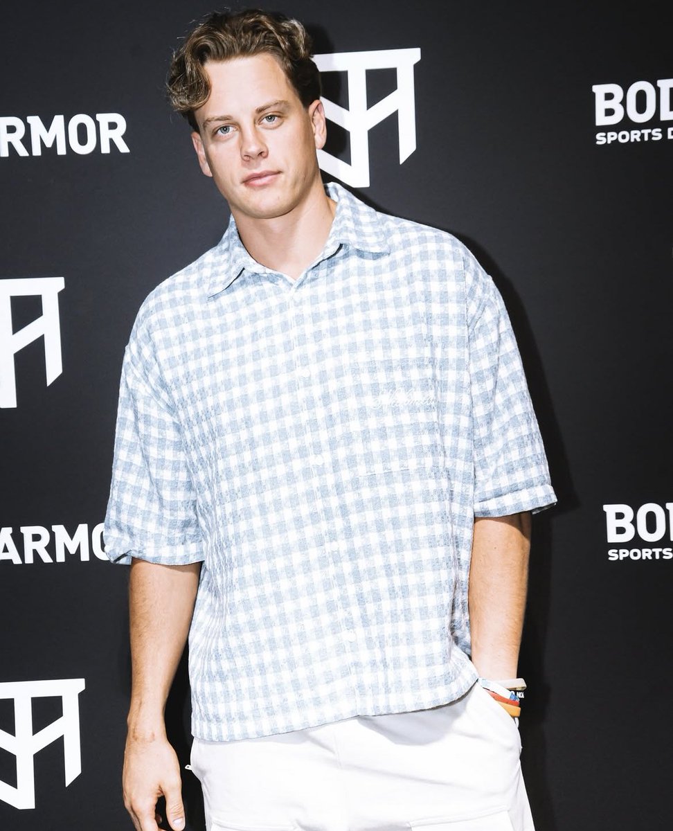 swiftlycline's tweet image. oh la la 😮‍💨