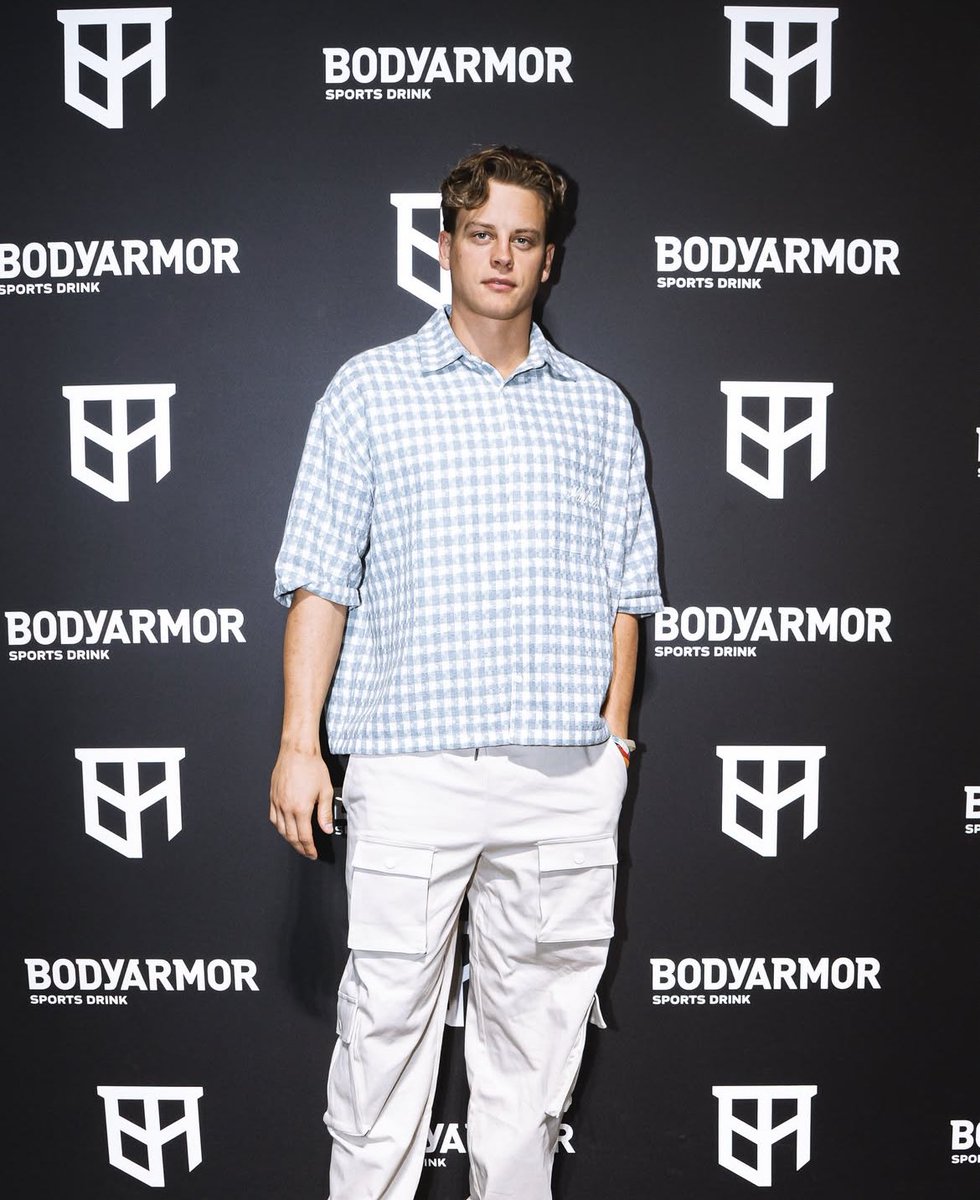 swiftlycline's tweet image. oh la la 😮‍💨