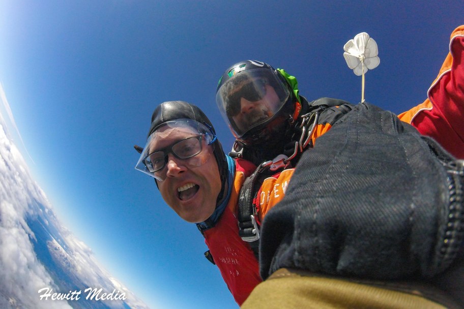 WanderLust1280's tweet image. Skydiving in New Zealand was one of the best travel adventures I have had.  Learn everything you need to know about skydiving in New Zealand in my New Zealand Skydiving Guide.  #NewZealand #Skydiving #Travel wanderlustphotosblog.com/2019/10/22/eve…