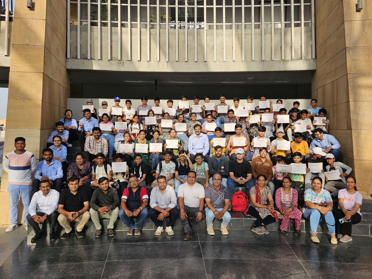 RSCRajkot's tweet image. Day 5 Finale! #AIRobotics Camp ended with a blast @RSCRajkot! Students showcased their robotic creations, received certificates, and took home memories of an amazing week of coding, innovation &amp;amp; fun! Thanks to all participants &amp;amp; mentors for an incredible journey! #Robotics