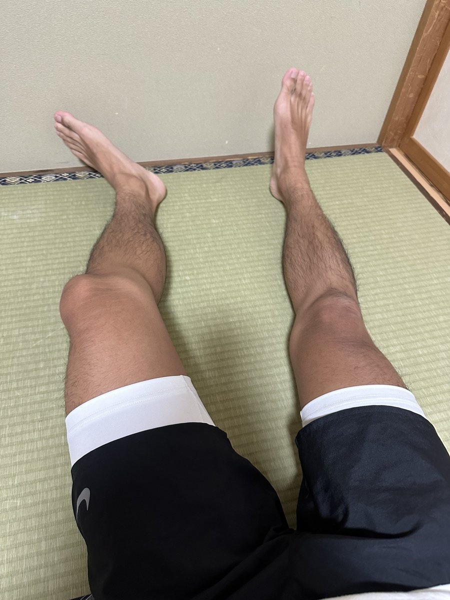 Ryan16574751's tweet photo. 穿短褲露出束褲真的太色了🥵🥵
可惜大腳沒配上白襪
有人要來交流嗎
-
#白襪控 #束褲 #大腳 https://t.co/d2d6SyiV6C
