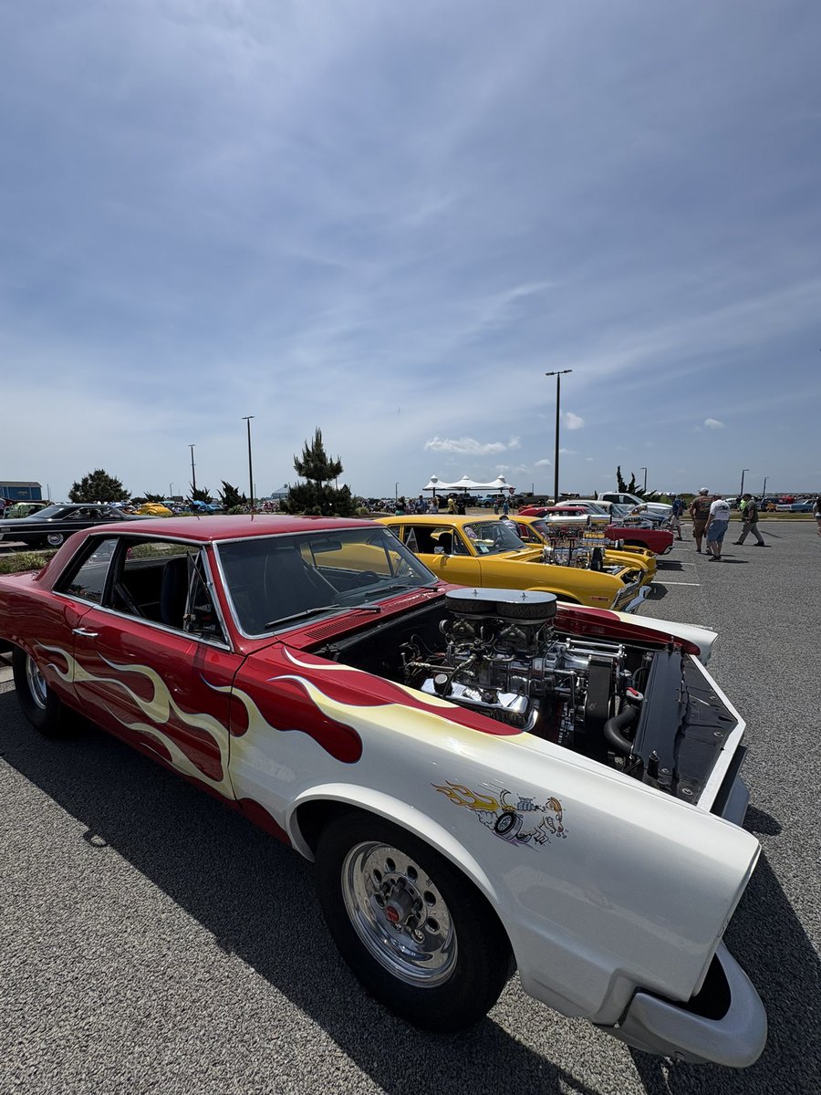 outerbanks's tweet image. Hot Rods in #obx this weekend 🏁🛞
Event happening NOW 🔥