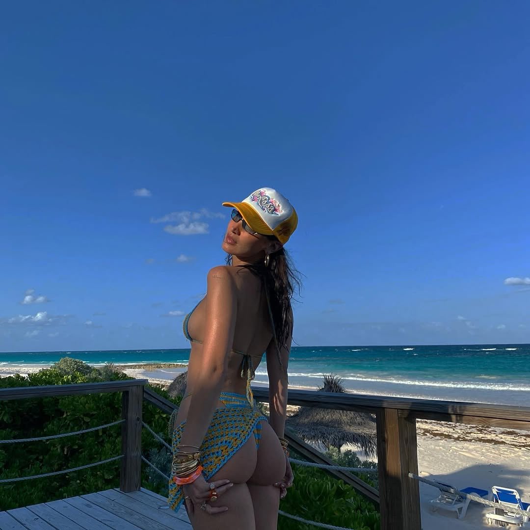 kiaraarchives's tweet photo. Bella hadid

That booty 🥵 https://t.co/hOMNdvFGiF