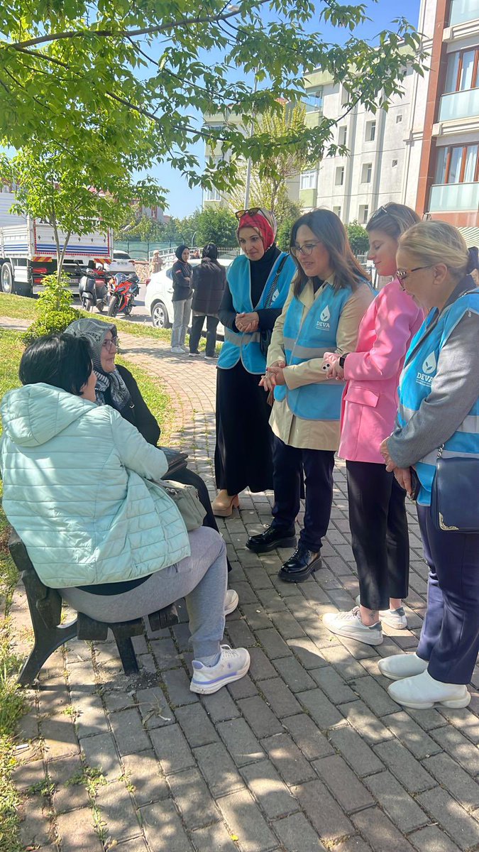 İstanbul Kadın Çalışmaları Başkanlığı olarak Tuzla ilçemizin hazırlamış olduğu saha programına kadın teşkilatımız, il başkanımız ve yönetimimizle katılım sağladık. Esnafı ziyaret ettik, pazarda kadınlarla buluştuk.
Tuzla ilçe başkanımız Sn. @ilhanyucee ve yönetimine ilçe Kadın