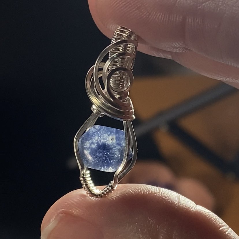 OldEarthMineral's tweet photo. Dumortierite & Sterling Silver Wire Wrapped Pendant.
https://t.co/9B81EuBhSx
#dumortierite #dumortieritejewelry #wirewrapped #wirewrappedjewelry #handmadejewelry #oneofakindjewelry https://t.co/7Qw6BMvjFN