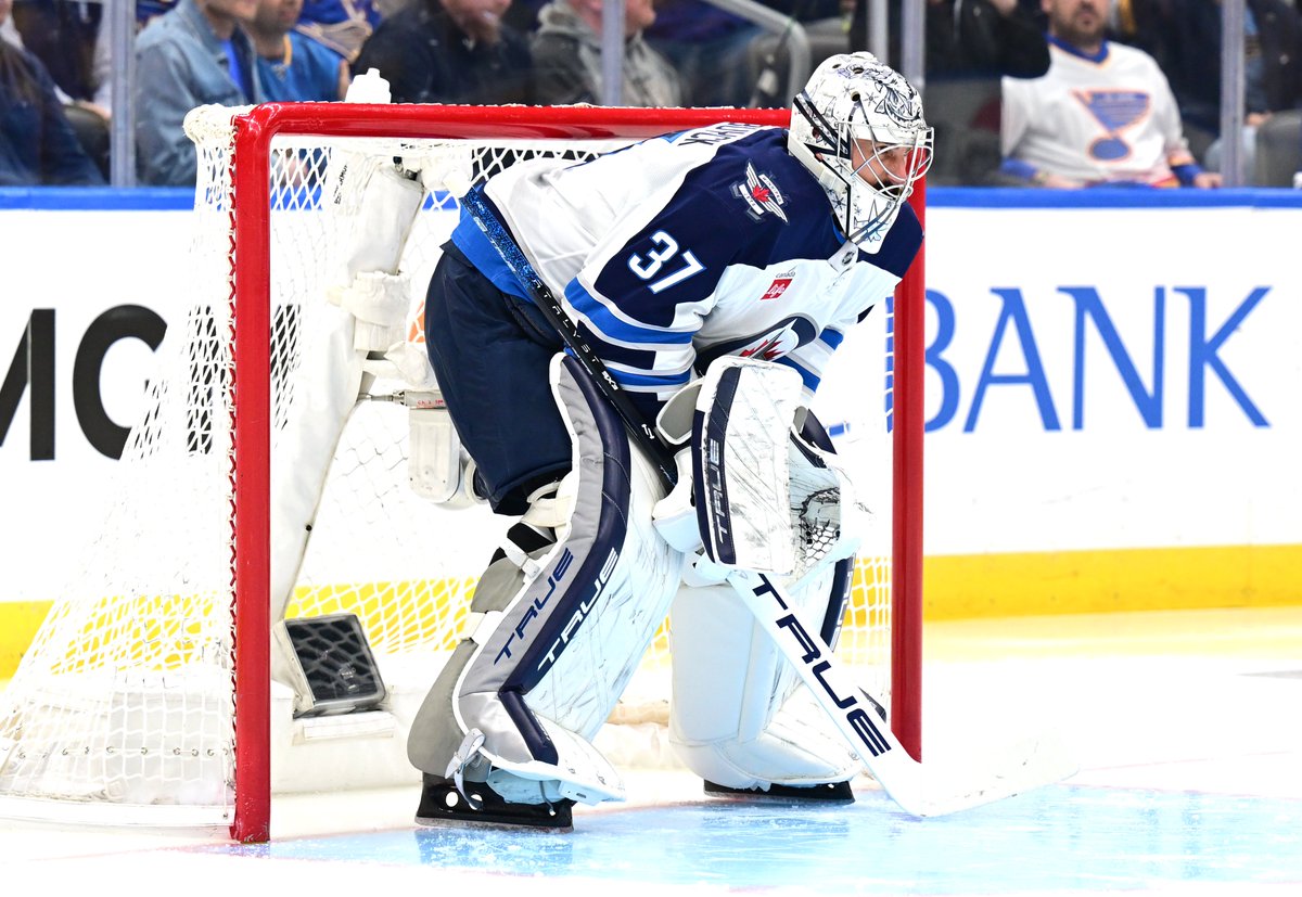 #GoJetsGo Connor Hellebuyck in 2025 Playoffs:

Home - 3-0, 2.33 GAA &amp; .879 SV%

Away - 0-3, 7.24 GAA &amp; .758 SV%