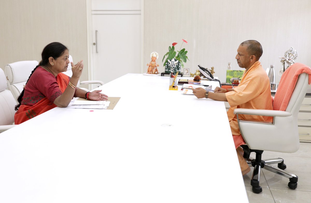 मुख्यमंत्री श्री <a href="/myogiadityanath/">Yogi Adityanath</a> जी महाराज से आज लखनऊ में राज्य सभा की मा. सदस्य श्रीमती सीमा द्विवेदी जी ने शिष्टाचार भेंट की।

<a href="/SeemaDwivediMP/">Seema Dwivedi</a>