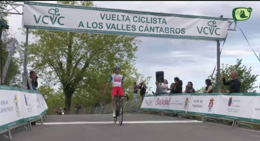 🏆🏆Doblete en la #VueltaVallesCántabros con el triunfo para Aitor Martínez y Jaume Barceló en segunda posición tras descolgar al líder en la ascensión a Laflorida.
💪🏻 Aitor es el nuevo líder 🟡