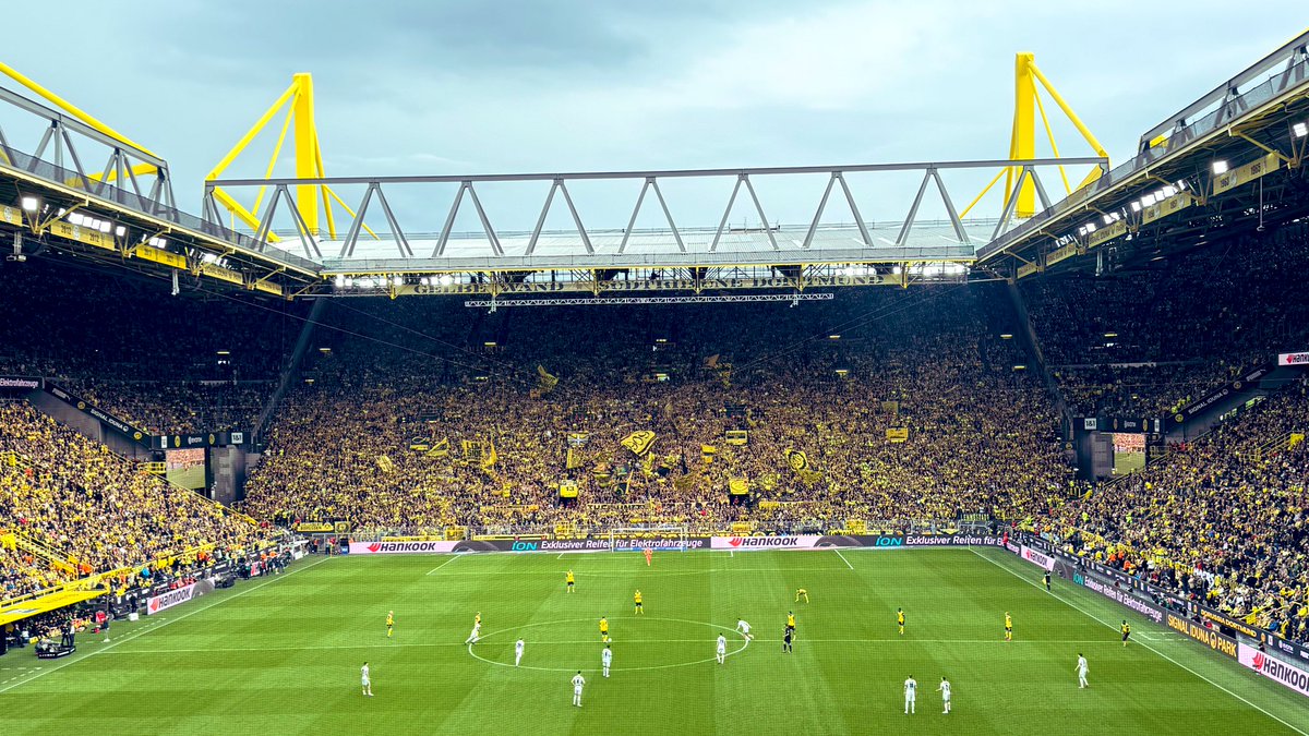 3 Punkte bitte <a href="/BVB/">Borussia Dortmund</a> 💪💛
#BVB #BVBWOB