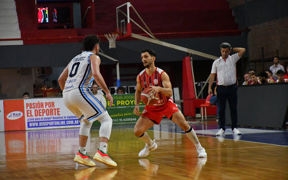 🏀 A UN PASO DE HACER HISTORIA

Unión venció como local a Peñarol y quedó a un paso de clasificar a los playoffs de la Liga Nacional después de cuarenta años. Marcos Cabot aportó once puntos y cinco asistencias.

✍️ <a href="/44gonchi/">Gonchi Costa</a> 
📝 basquetcaliente.com/a-un-paso-de-h…