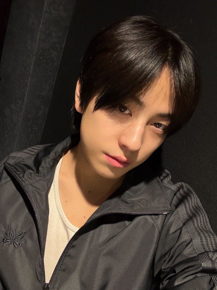 タキーハッピーバースデー🎁🎉
もう20歳なんて、、 🥹 
これからも똥깨즈よろしくね！^_^

#HAPPY_TAKI_DAY
#andTEAM #EJ