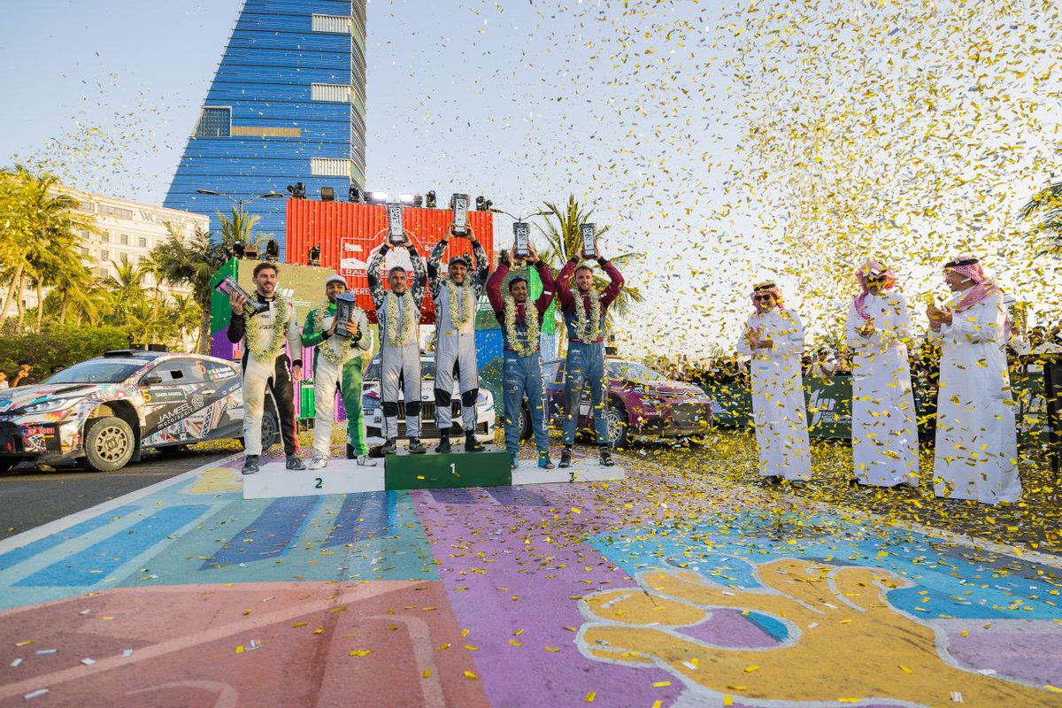 JeddahNow's tweet image. 🏆 في الختام: فرحة واحتفال 🎉
ناصر العطية يحسم #رالي_السعودية - الجولة الثالثة من بطولة الشرق الأوسط #MERC على طريقته الخاصة! 🏆

أبطال #رالي_السعودية 2025 🤩