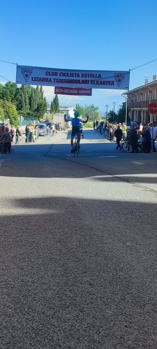 #Arroniz Exhibición de Aitor Mata (<a href="/CCBerritxaco/">Berritxaco</a> ) en Arroniz.
2° corredor de <a href="/ccturiaso/">Club ciclistaTuriaso</a>
3°Unai Okariz <a href="/EgaPerfil/">Ega Perfil</a>