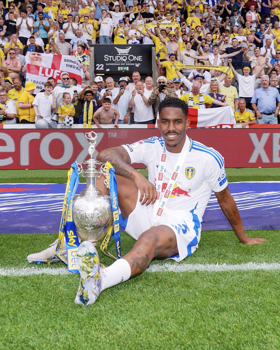 🎶 He went to Barca, he won a cup in Spain,
He came to Leeds and did the same again! 🎶