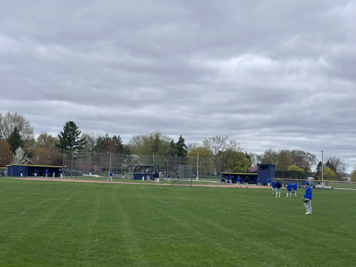 Good Afternoon from Mount Pleasant, MI. The <a href="/BayCollegeBSB/">Bay College Baseball</a> team (16-17, 12-9) take on the Mid Michigan College Lakers (23-14, 14-7) at 1pm on 93.5fm/AM 600 WCHT and 1450 WMIQ! You can listen online here: radio.securenetsystems.net/cirruspremier/…