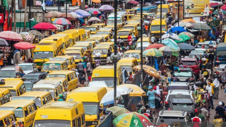 <a href="/TransportsRDC/">Ministère des Transports RDC</a>
Les voitures sont immobilisées. dans la ville. Ns ns demandons quels sont les moyens que nos autorités peuvent mettre en œuvre pr que la ville soit libérée et que nos familles se déplacent + librement. Ns voulons des solutions pr que la ville soit décongestionnée.