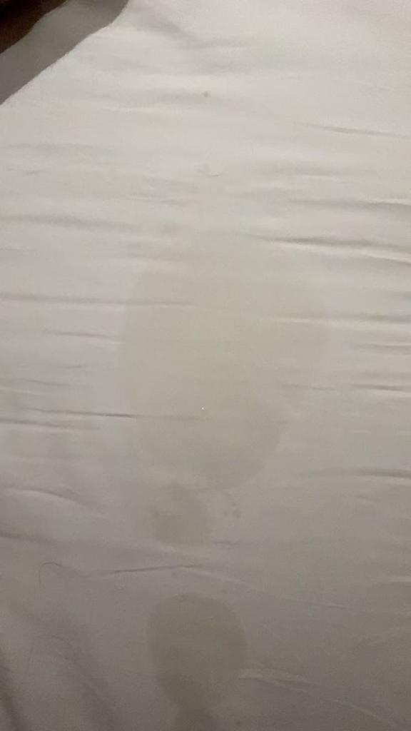 小王真是被操熟了，现在好容易就潮喷。