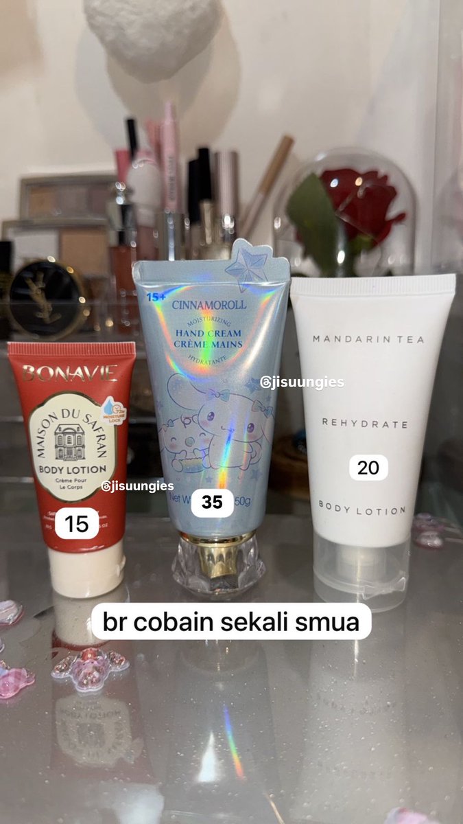 jisuungies's tweet photo. lanjott

hand cream miniso sanrio cinnamonroll 
mandarin tea rehydrate body lotion 
bonavie body lotion travel size 30ml 
dazzle me eyeshadow palette eye makeup arabian night 

nooo minuss semuanya masih keadaan baguss yaaa https://t.co/MiICUo7okG