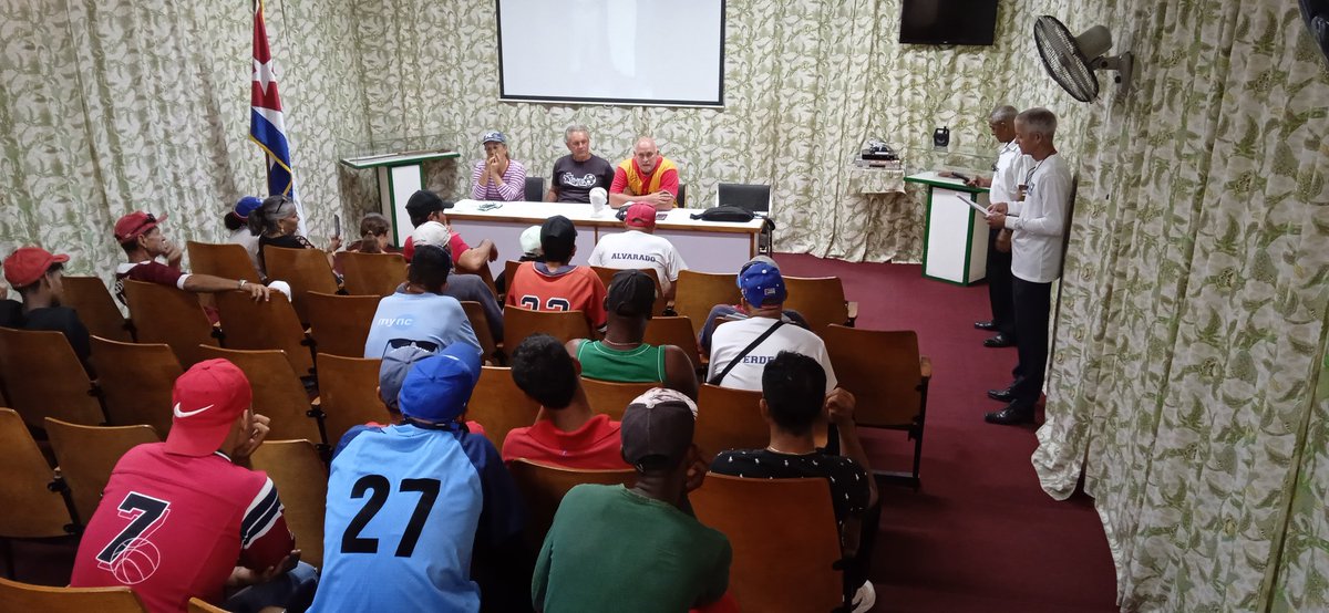 AchongJose71493's tweet photo. Se abanderó el equipo Ciénaga de Zapata de beisbol 1era Categoría en el Museo de Playa Girón con la presencia de Biembenido Roig Chirino 1er Secretario del Partido en el municipio 
#MatancerosEnVictoria 
#YoSigoAMiPresidente https://t.co/ywdh1QQ1jD