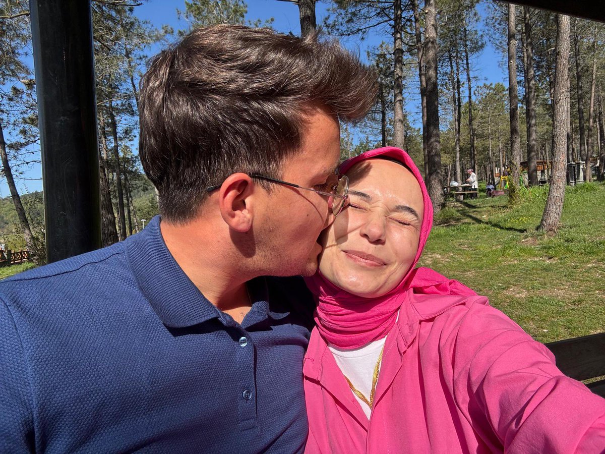 Gözümün kamaşması senin ışığından sevgilim 🫠