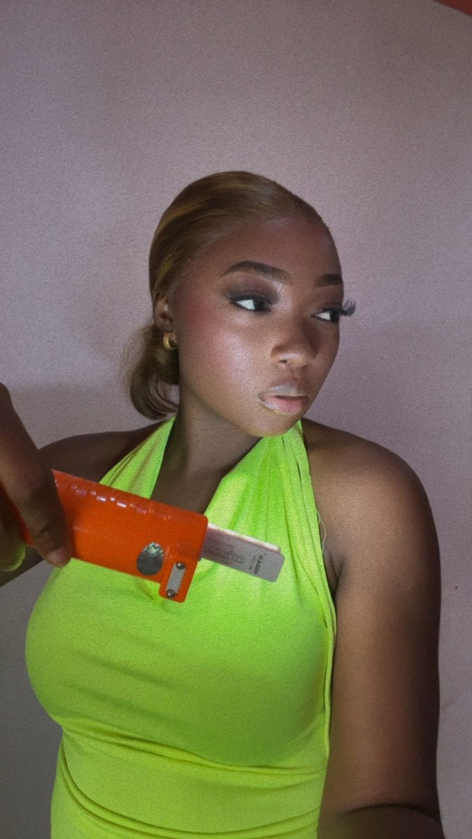 pweedyola's tweet image. It’s the torch light for me 😂😂😂