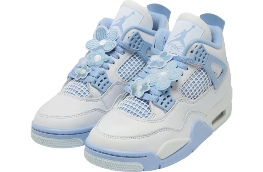🗣️“I got eeeemmmmmmmm!!!!”- Jadelyn downstairs locking in the shoes she wanted
The shoes: