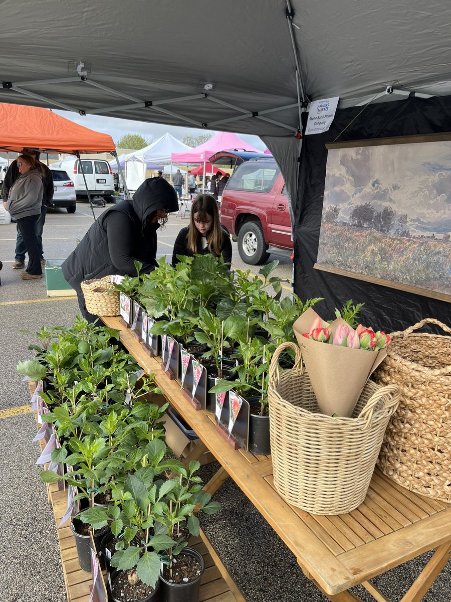 stonebankflower's tweet photo. First farm market of the season https://t.co/REu4qnefM1