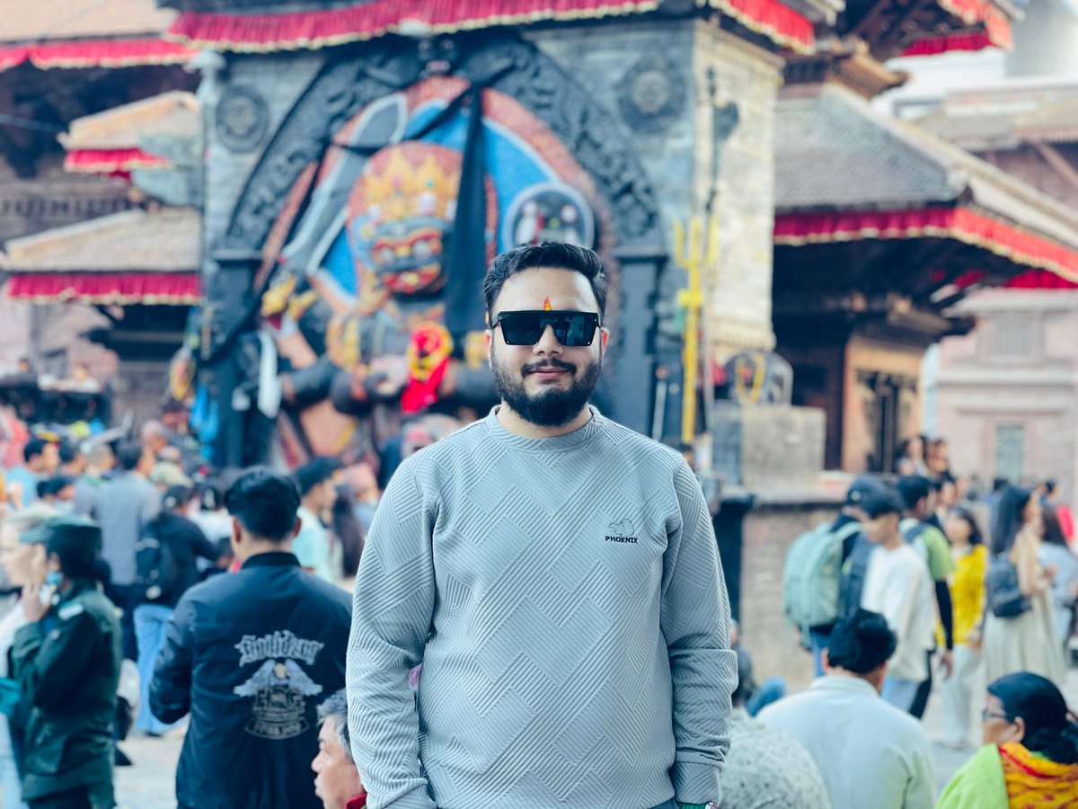 NetraBinadi1's tweet photo. पुतली जस्तै रैछ माया , मुट्ठी कसेर राखौ मर्छ कि भन्ने डर,खुल्ला  छोडी दिउँ फर्केर नआउला की भन्ने डर.! https://t.co/hKLi6N2YQC