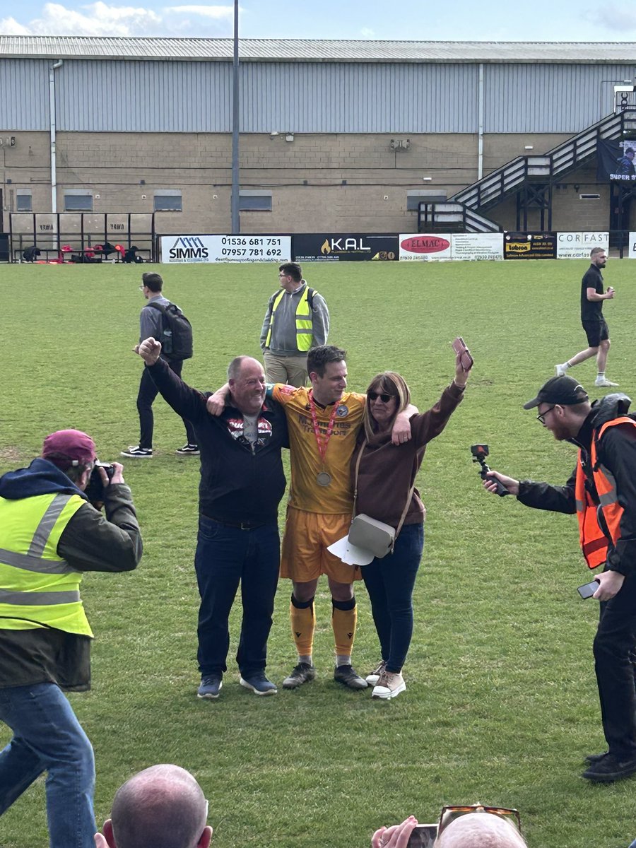 One last dance and some last dance it was. 

Going up again ole ole 🎶 

Up the Macey. Up the city. Some day 🔵⚪️