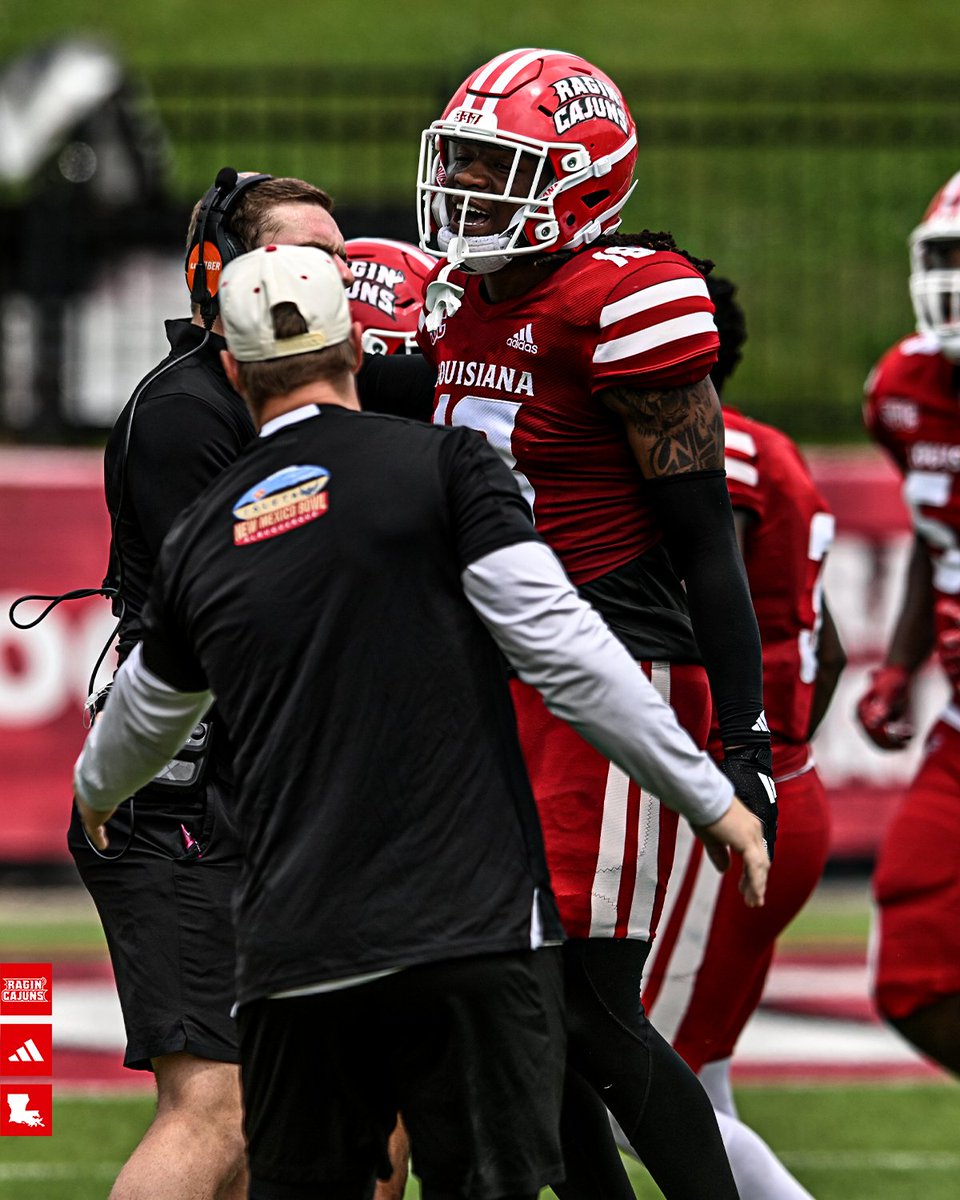 𝗖𝗔𝗝𝗨𝗡𝗦 𝗪𝗜𝗡 🤟

🔴 The Vermilion team takes home the Spring Game dub! 

#cULture | #GeauxCajuns