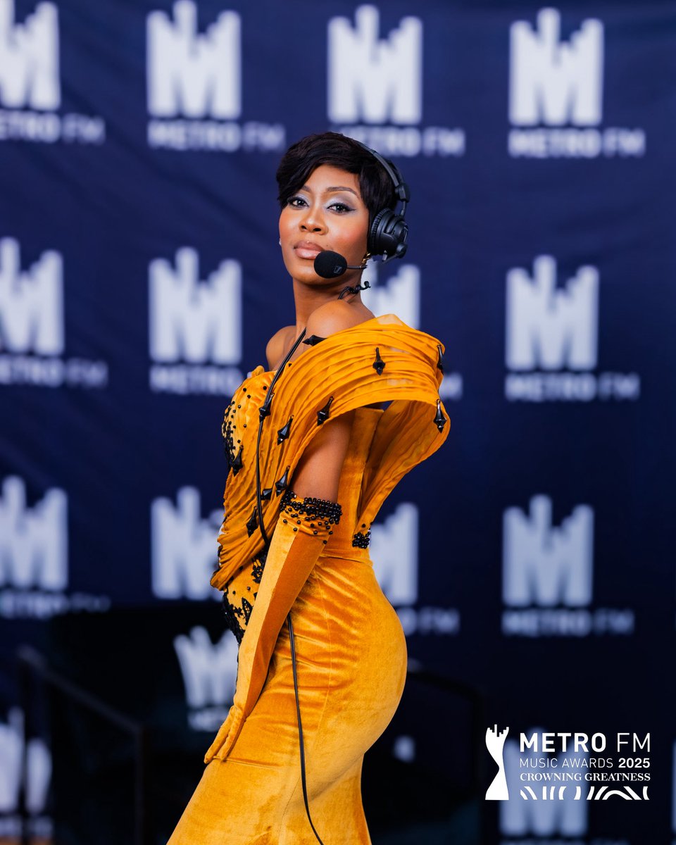 #SaturdaySunsets with <a href="/callherthato/">Thato Immaculate M</a> coming to you LIVE from the 2025 METRO FM Music Awards  at Mbombela Stadium.

#MMA25 #METROFMMusicAwards2025 #CrowningGreatness