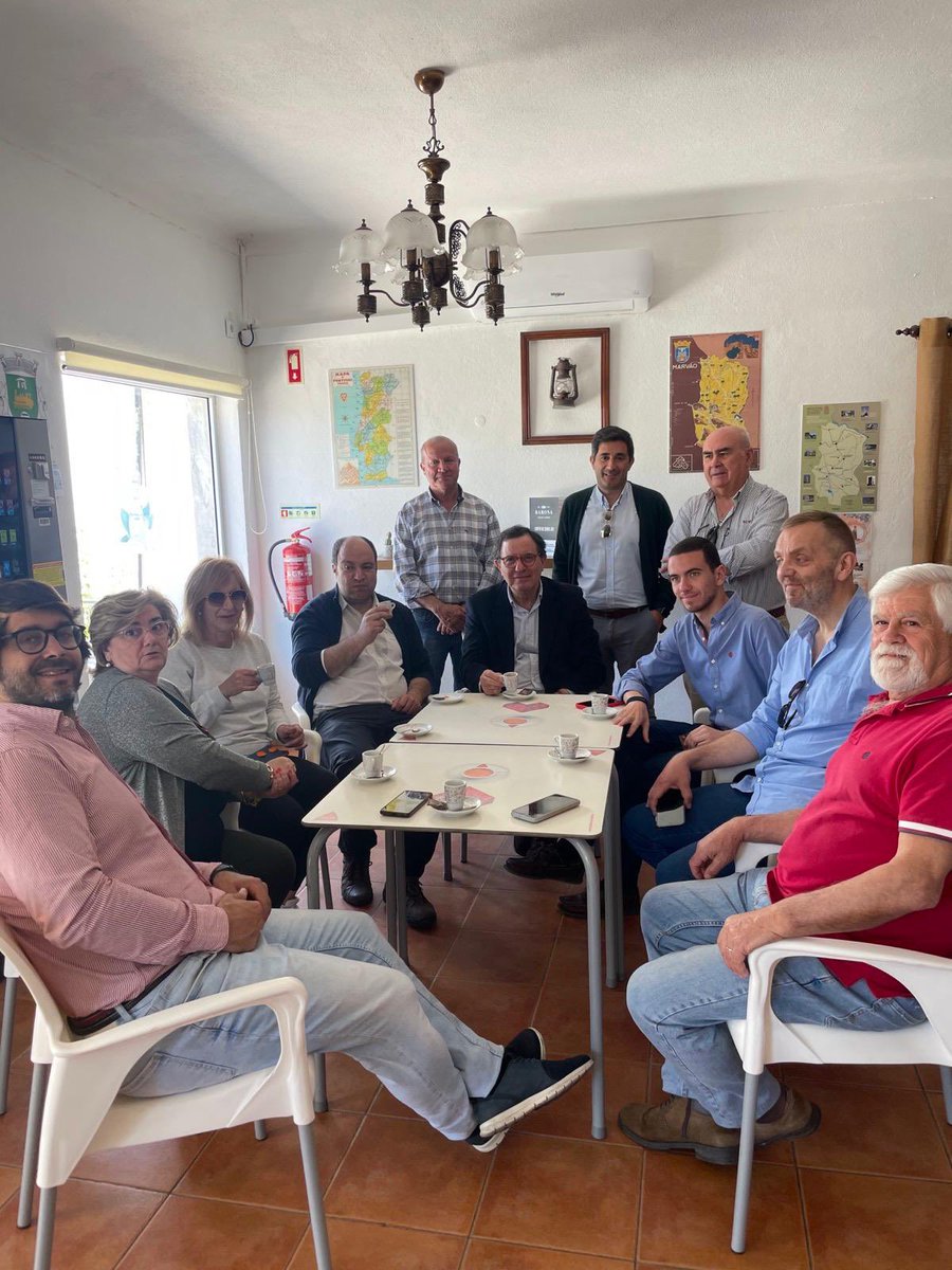 CPD_PSD_PTG's tweet photo. Castro Almeida, cabeça de lista da AD – Coligação PSD/CDS por Portalegre, esteve em Marvão, onde se reuniu com o presidente da Câmara Municipal, Luís Vitorino, durante a Festa de São Marcos, em Santo António das Areias.

#Legislativas2025 #CastroAlmeida #AD #PortugalNãopodeParar https://t.co/OA0kfdA1RE