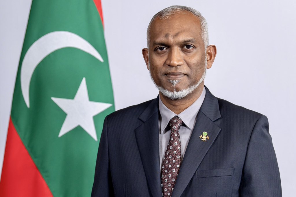 🇲🇻 LAAL ⚖️ (@laal2021) on Twitter photo ހަގީގަތުގަވެސް މިއަދު މުޅި ޤައުމަށް ފެނިމިދަނީ އެމަނިކުފާނު ހުންނެވީ ރައްޔިތުންގެ ފަޅީގަކަން. އެގޮތުން ދިވެހި ރައްޔިތުންނަށް ކަންކަން ސާފު ކޮށްދެއްވުމުގައި ހުއްޓާނުލާ 11 ގަޑިއިރު!!
ސާބަހޭ ރައީސް <a href="/MMuizzu/">Dr Mohamed Muizzu</a>
<a href="/presidencymv/">The President's Office</a> <a href="/ib_khaleel/">Ibrahim Khaleel</a> <a href="/MvSpokesperson/">Heena Waleed</a>
#PresidentMuizzuWithMedia ހަގީގަތުގަވެސް މިއަދު މުޅި ޤައުމަށް ފެނިމިދަނީ އެމަނިކުފާނު ހުންނެވީ ރައްޔިތުންގެ ފަޅީގަކަން. އެގޮތުން ދިވެހި ރައްޔިތުންނަށް ކަންކަން ސާފު ކޮށްދެއްވުމުގައި ހުއްޓާނުލާ 11 ގަޑިއިރު!!
ސާބަހޭ ރައީސް <a href="/MMuizzu/">Dr Mohamed Muizzu</a>
<a href="/presidencymv/">The President's Office</a> <a href="/ib_khaleel/">Ibrahim Khaleel</a> <a href="/MvSpokesperson/">Heena Waleed</a>
#PresidentMuizzuWithMedia