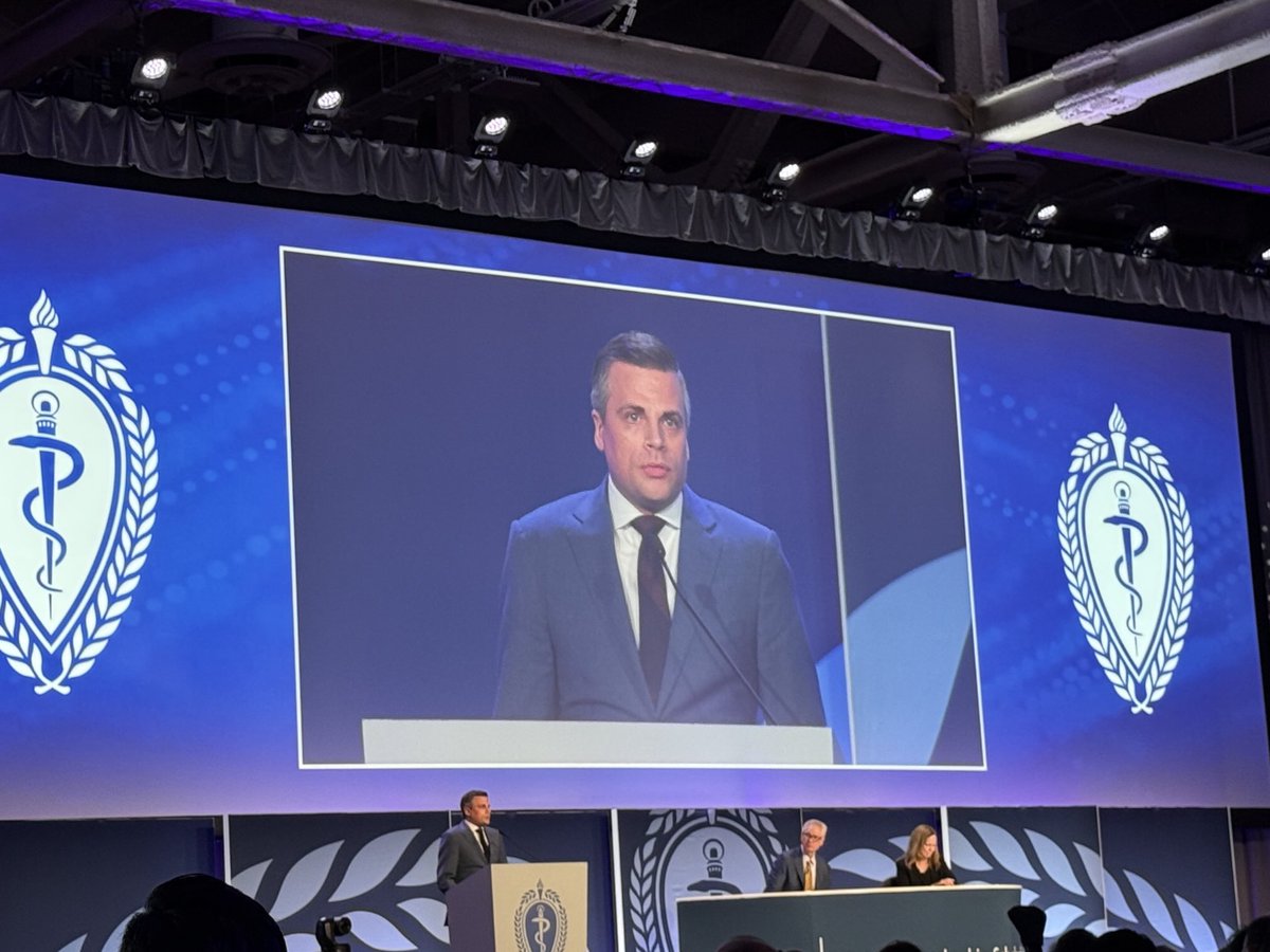 SubhasisChatterjeeMD (@sxc71) on Twitter photo Dr. Alexander Schutz presenting in the plenary session on arterial grafting and CABG. <a href="/BCM_Surgery/">BCM_Surgery</a> <a href="/Texas_Heart/">The Texas Heart Institute</a> <a href="/AATSHQ/">AATS</a> <a href="/BCM_CTSurgery/">BCM Cardiothoracic Surgery Residency</a> Dr. Alexander Schutz presenting in the plenary session on arterial grafting and CABG. <a href="/BCM_Surgery/">BCM_Surgery</a> <a href="/Texas_Heart/">The Texas Heart Institute</a> <a href="/AATSHQ/">AATS</a> <a href="/BCM_CTSurgery/">BCM Cardiothoracic Surgery Residency</a>