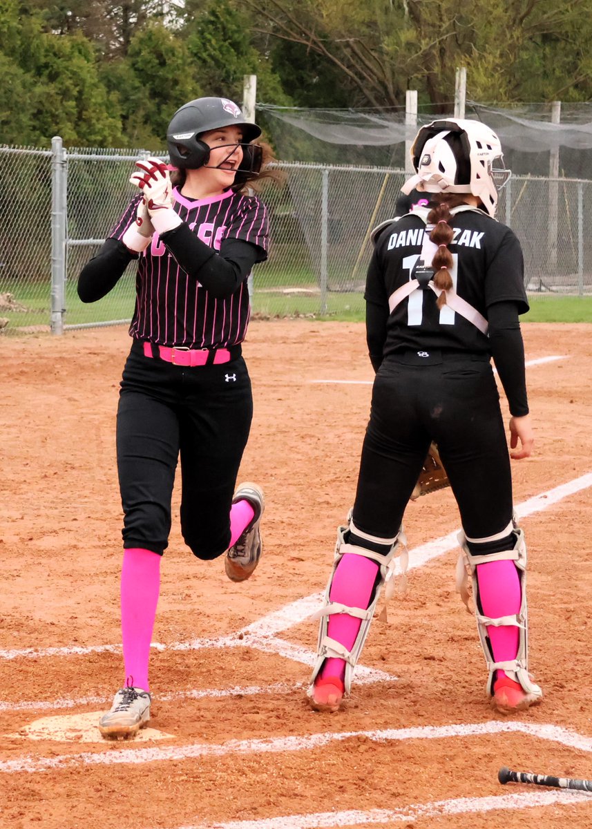 LVMYPack's tweet image. @Nora_Probst #StrikeOutCancer event
Two more wins for the Foxes