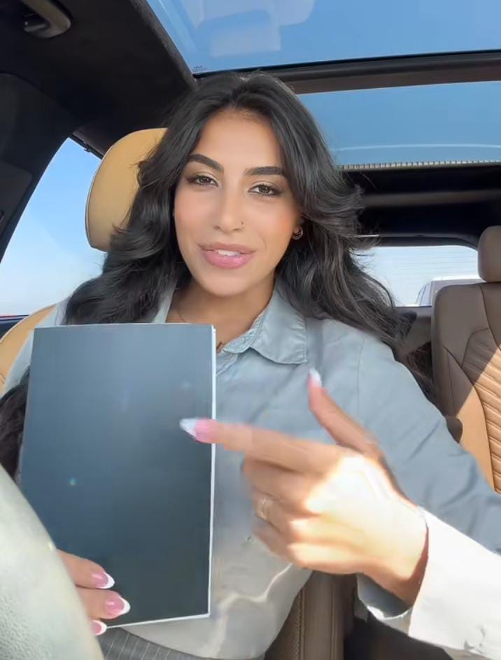 سالفة الأردنية لينا وزوجة ابوها في سلسلة فيديوهات اللي بعنوان عن "العهر أتحدث"نجاح بني حمد

سالفتها ترند ذي الايام وحبيت أوضح تفاصيل قصتها