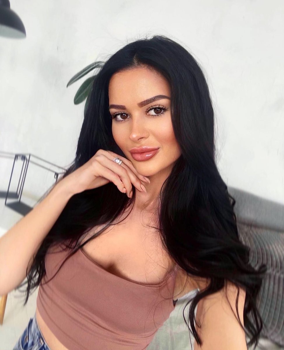 Dating_online0's tweet photo. Me reading your DMs like 😳🥰

https://t.co/Ga2ocWIyWY https://t.co/BS02c9EGTz