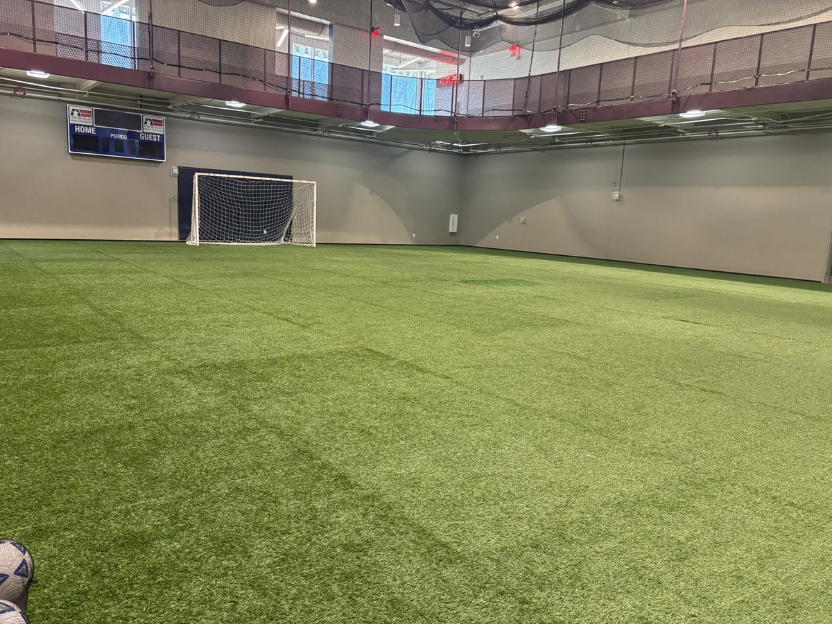 CoachJoelMC's tweet photo. Another Saturday in the office ⚽️🥅 @SoccerSparks https://t.co/jG23b5a6n4