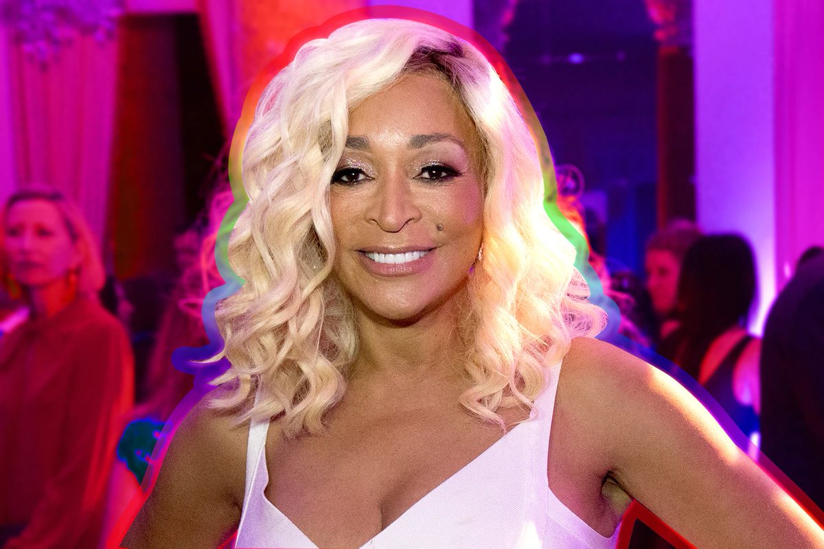 HousewivesHub's tweet photo. It’s Karen Hugers birthday today. Sadly she is spending it in prison. 💔 Hopefully she is doing okay. #RHOP https://t.co/p9NNbKO8IT