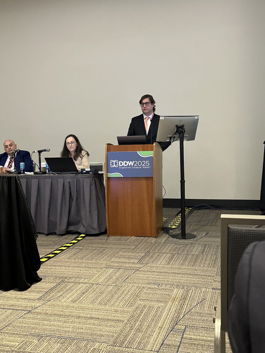 ziadtawad's tweet image. Congratulations to our resident Andres Fresnedo Ramos presenting our data of Robotic vs laparoscopic esophagectomy.
@SSATNews @JournalofGISurg @UFHealthJax @UFJaxsurg @UFMedicineJax