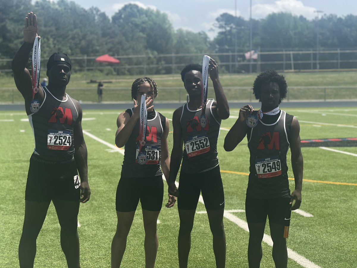 These 4 track athletes just set a NEW SCHOOL RECORD in the 4x100m Relay, 42.52 @ The Queen Harrison Track meet today!  Congratulations!!! 🏃🏾♥️🖤