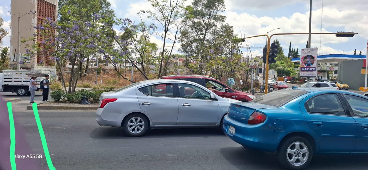 RupiReportero_'s tweet photo. #NosComparten 🚨Nos podrá ayudar para reportar y pedir que pinten las líneas del cruce peatonal en el bulevar forjadores a la altura de la gran bodega por favor. @PueblaAyto https://t.co/RCiTTrx65q