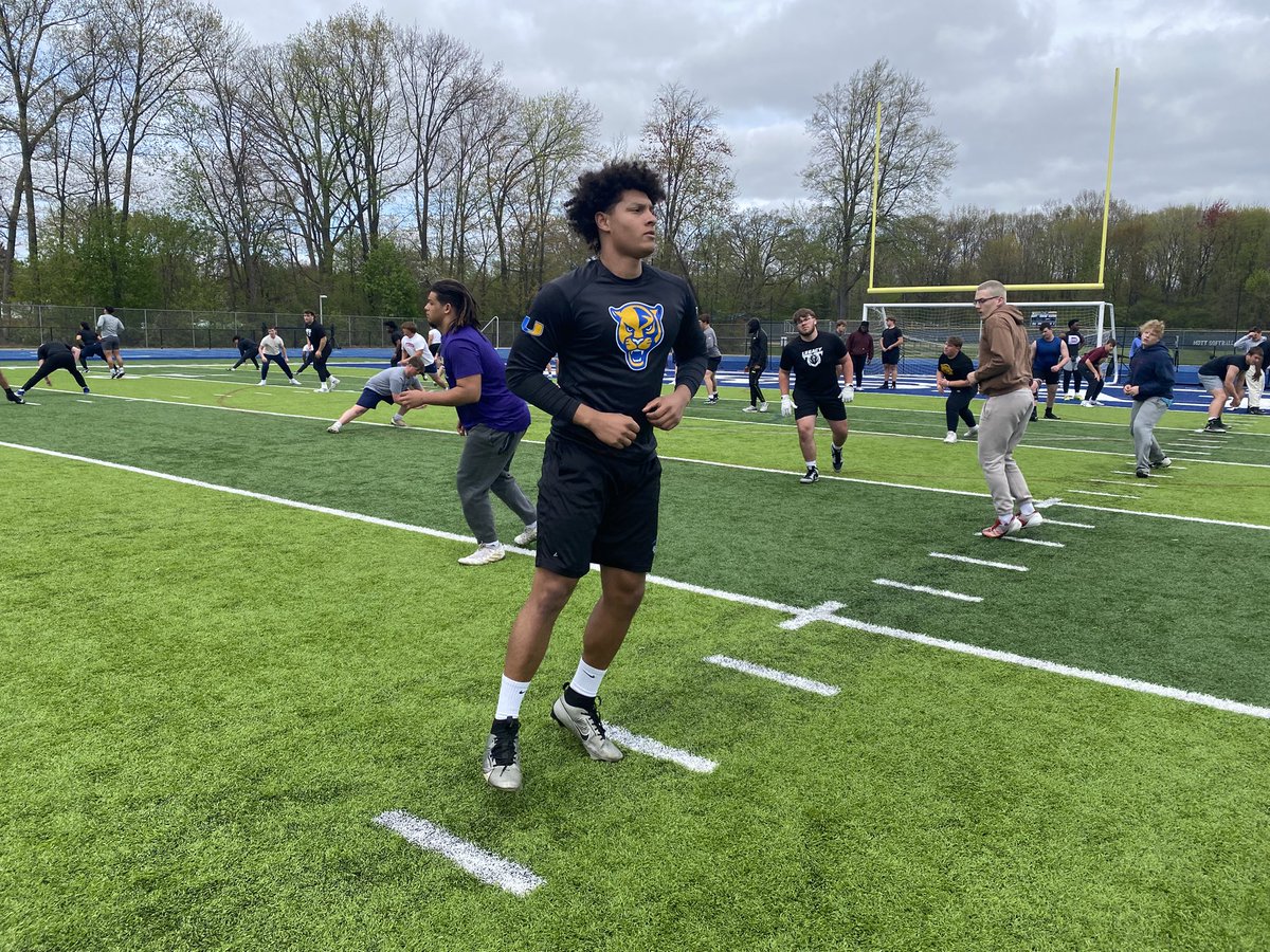 OL/DL training to cap off the week. 

Boss Hogg Academy 

70+ out here.