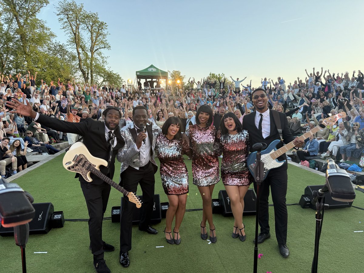ANTRMOTOWNSHOW's tweet photo. We had an Motown party in #brigton thank you for making another sold-out show a night to remember #anighttoremembermotownshow https://t.co/NACCgZfvpq