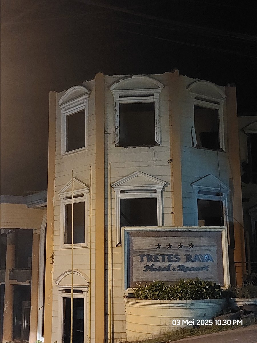 Bukan Luunaa tweet media