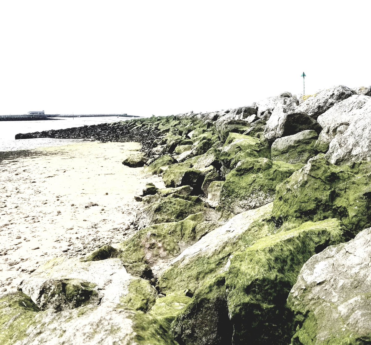 Gameguy69's tweet image. Views along Morecambe promenade (April '25). #Morecambe #lancashire #coast #beach #BOATS