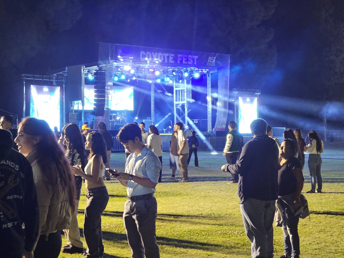 guttierez_john's tweet image. #CoyoteFest2025: Coyote Fest was a huge success last night. Thank you to our students for bringing the energy &amp;amp; a lot of our officers for keeping watch over this pre-commencement event  #RelationalPolicing #ItsWhatWeDo