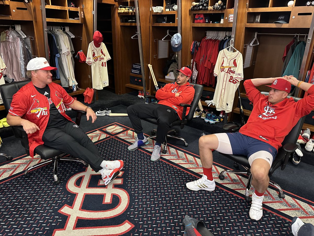 Hanging out with Nolan Arenado and Lars Nootbaar in the clubhouse… How cool!